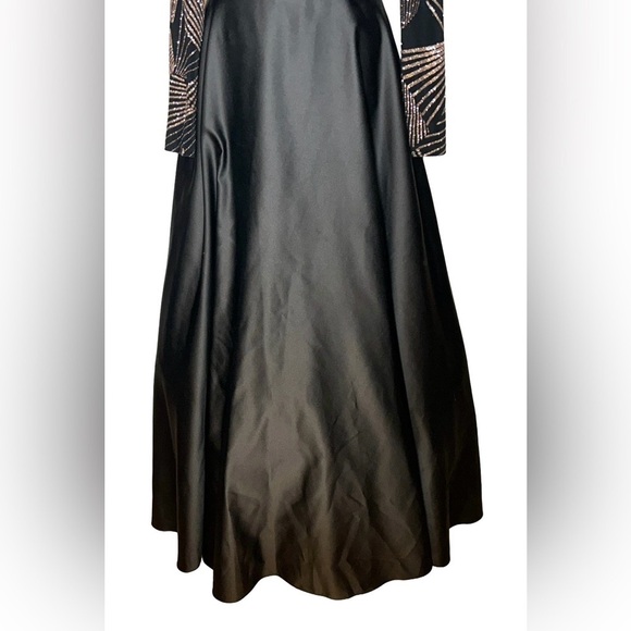 Betsy & Adam Black & Gold Long Sleeve Glitter Gianni Maxi Gown w/ Pockets Size 4 - Picture 12 of 16
